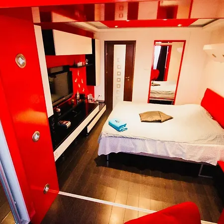 Red Nest Homestay