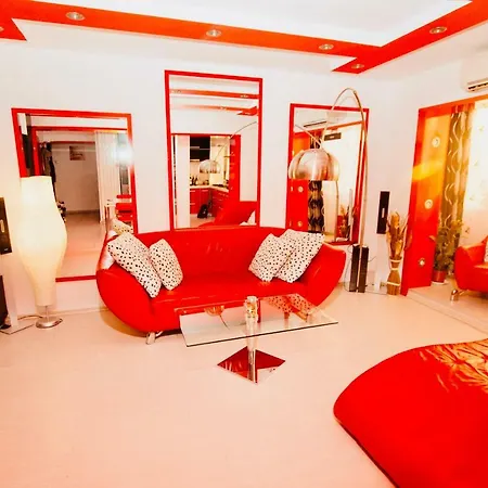Red Nest Homestay